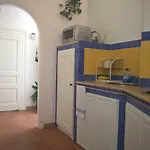 Vicolo 23 House *